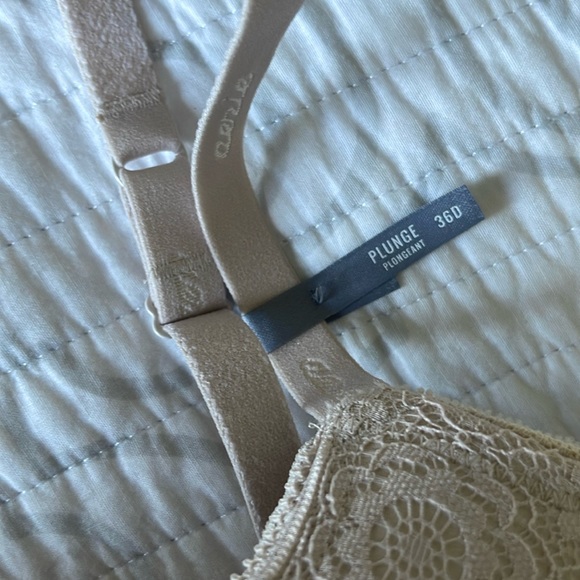 Aerie 36D Cream Colored Lace Bra - Very Good Condition!! - Picture 2 of 8